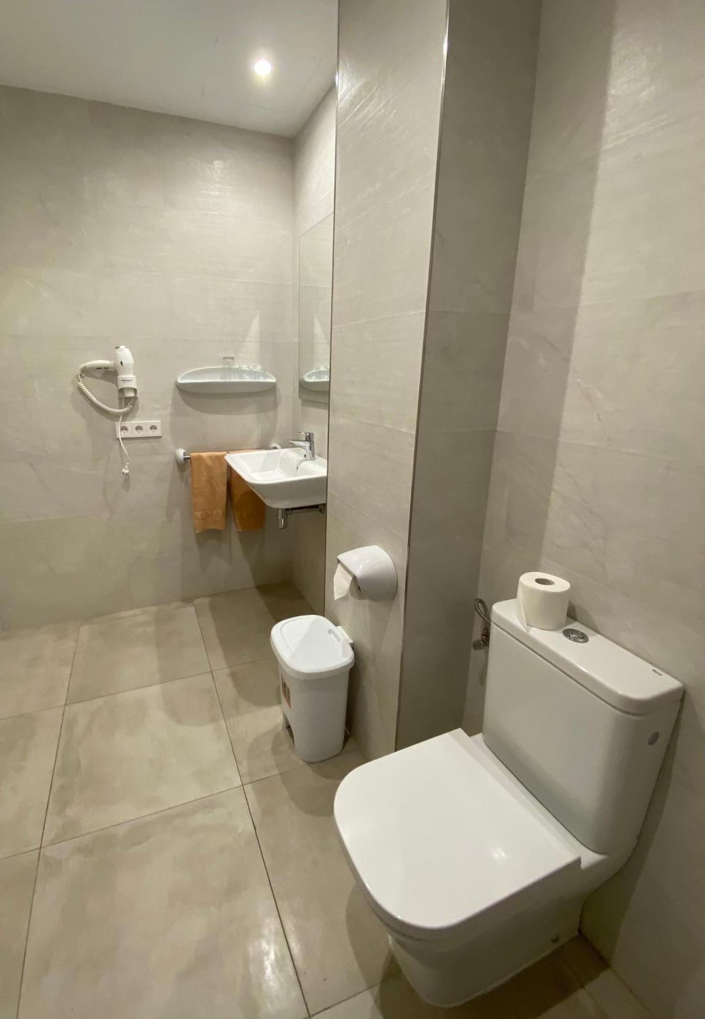 Hostal Palmaria Santanyi Buitenkant foto
