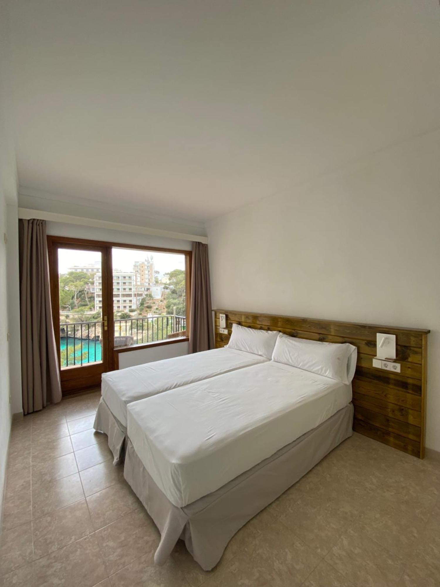 Hostal Palmaria Santanyi Buitenkant foto