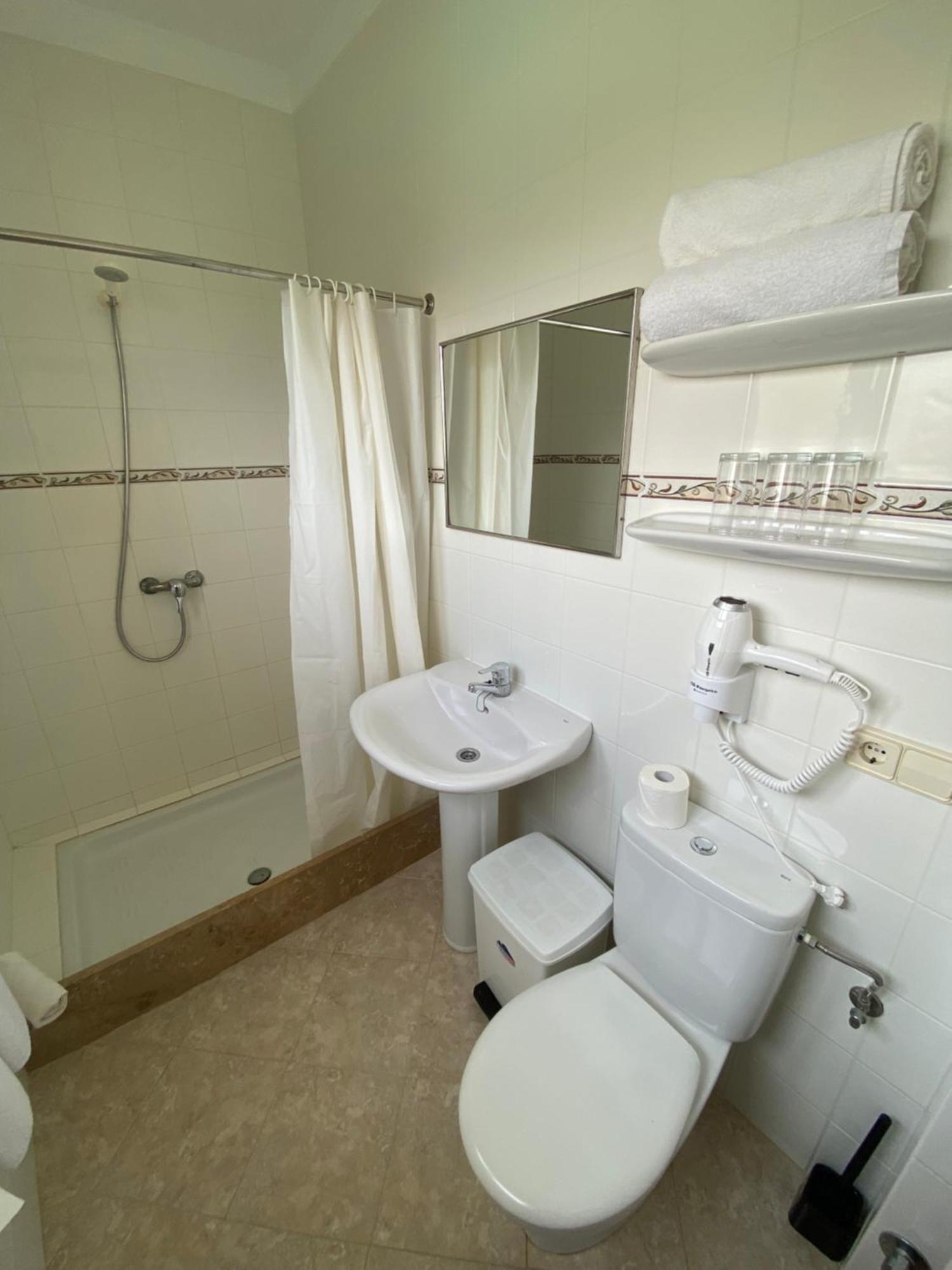 Hostal Palmaria Santanyi Buitenkant foto