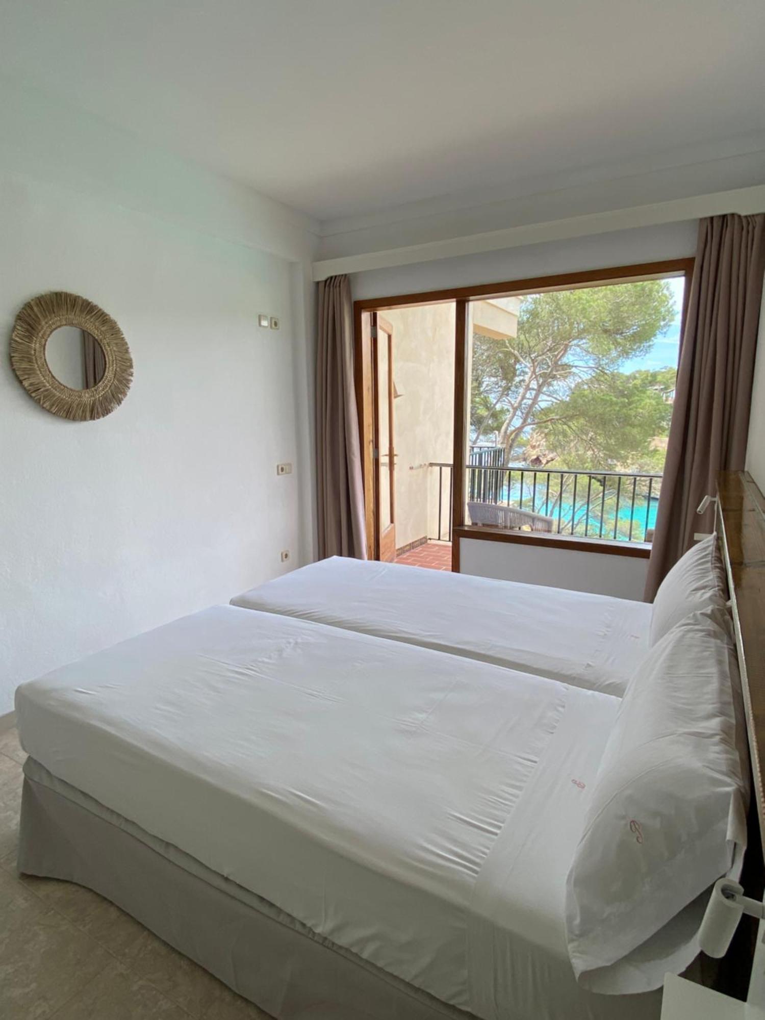 Hostal Palmaria Santanyi Buitenkant foto