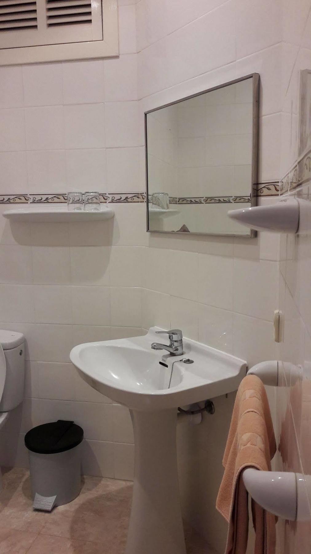 Hostal Palmaria Santanyi Buitenkant foto